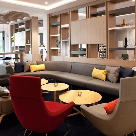 Express By Ihg Hotel 3*