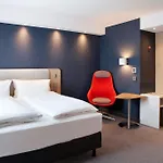 Express By Ihg Hotel 3*