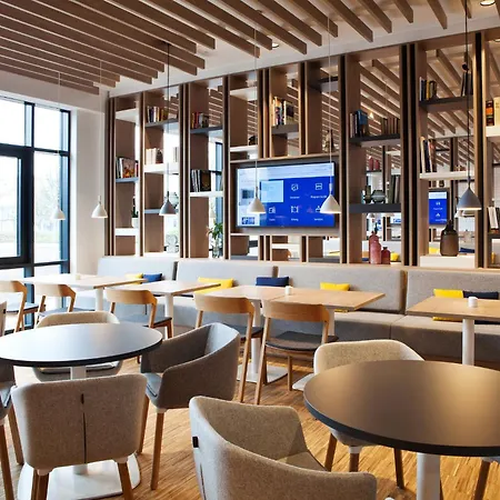 Express By Ihg Hotel