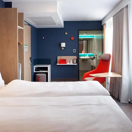 Express By Ihg Hotel